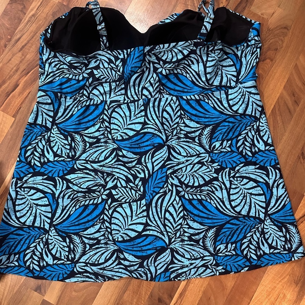 Swimsuits For All Aqua and Black Leaf Pattern Swimsuit - Picture 2 of 4